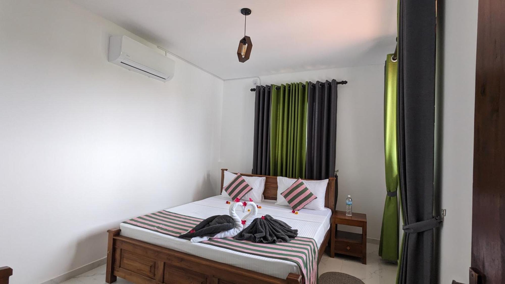 Star Beach Villa Тангалла Экстерьер фото