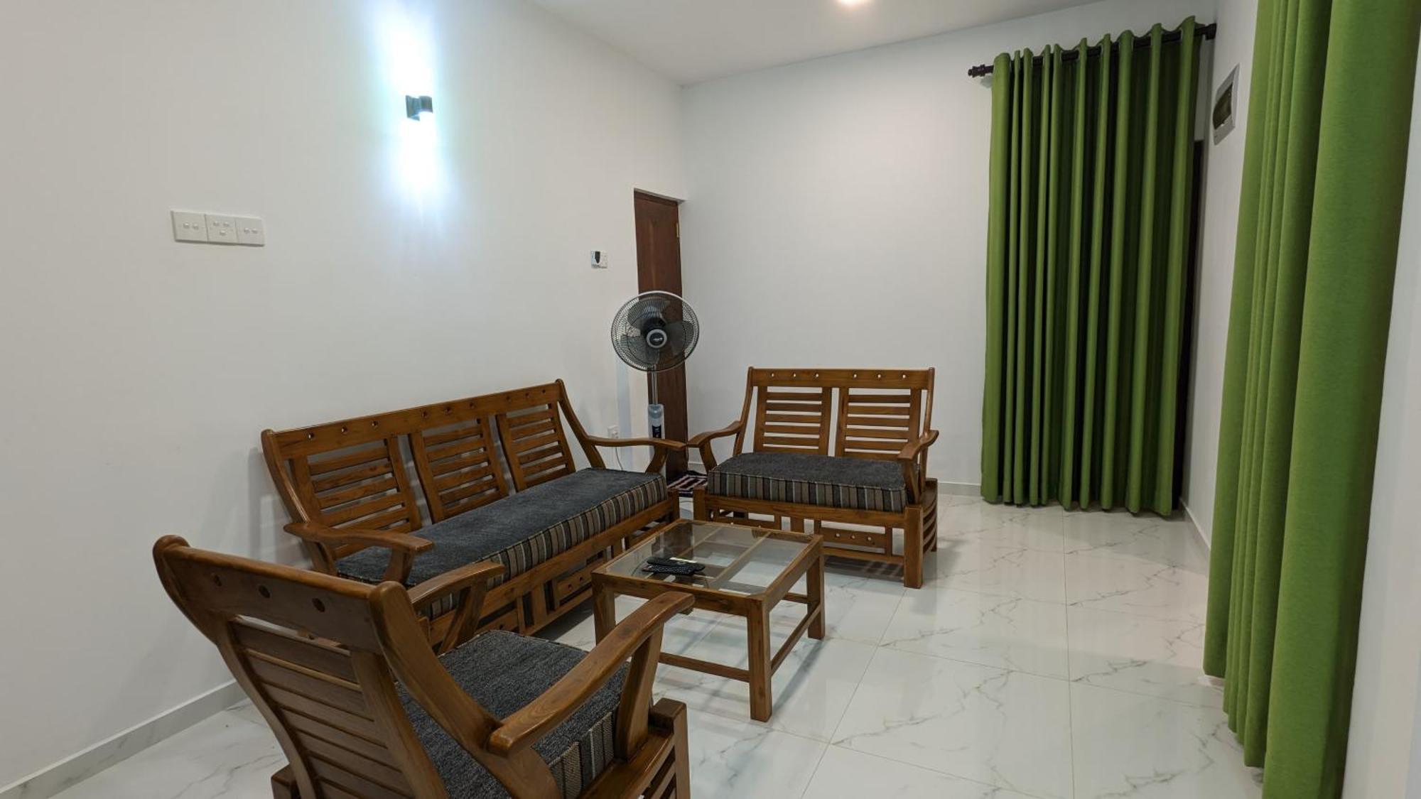 Star Beach Villa Тангалла Экстерьер фото
