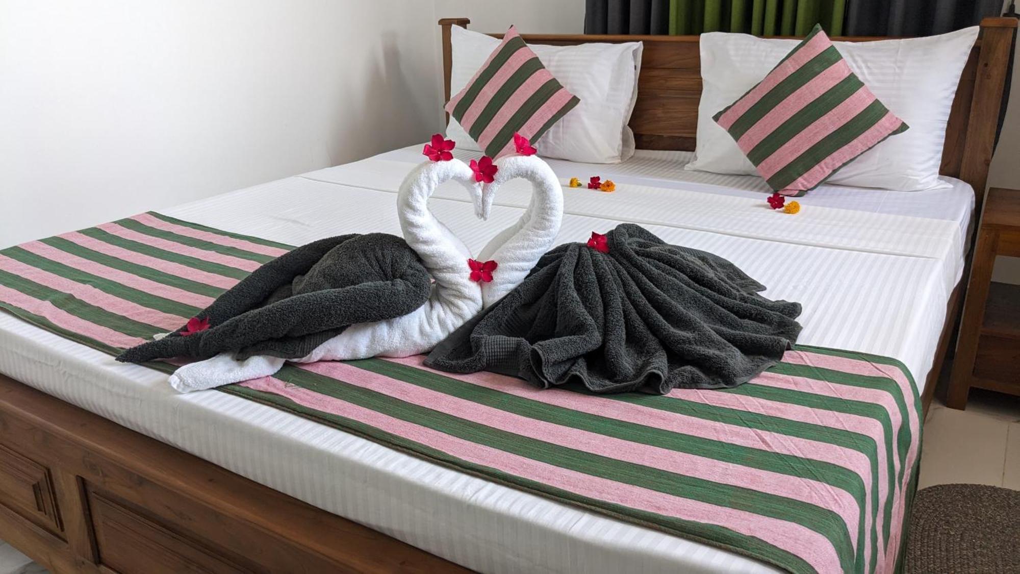 Star Beach Villa Тангалла Экстерьер фото