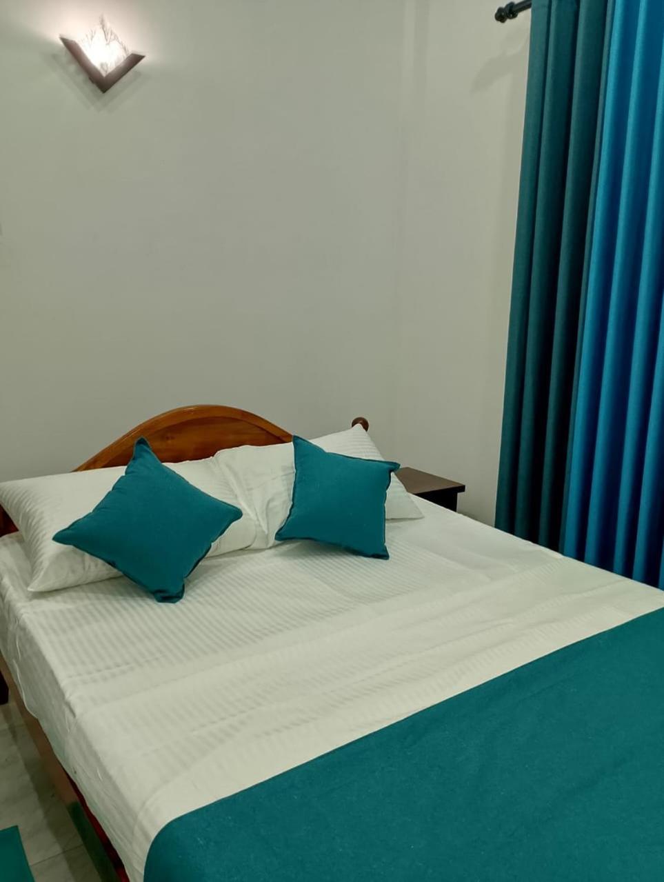 Star Beach Villa Тангалла Экстерьер фото