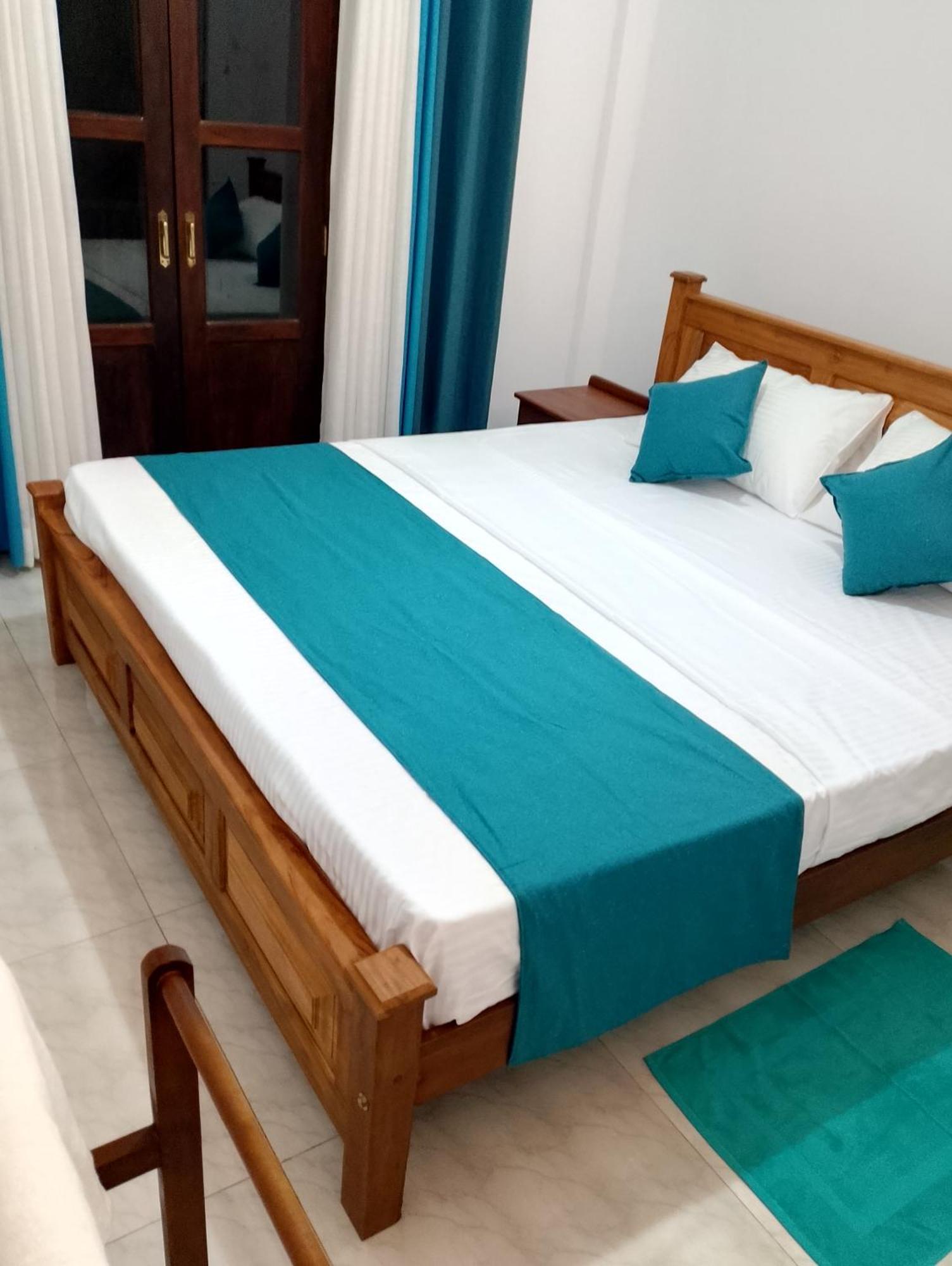Star Beach Villa Тангалла Экстерьер фото