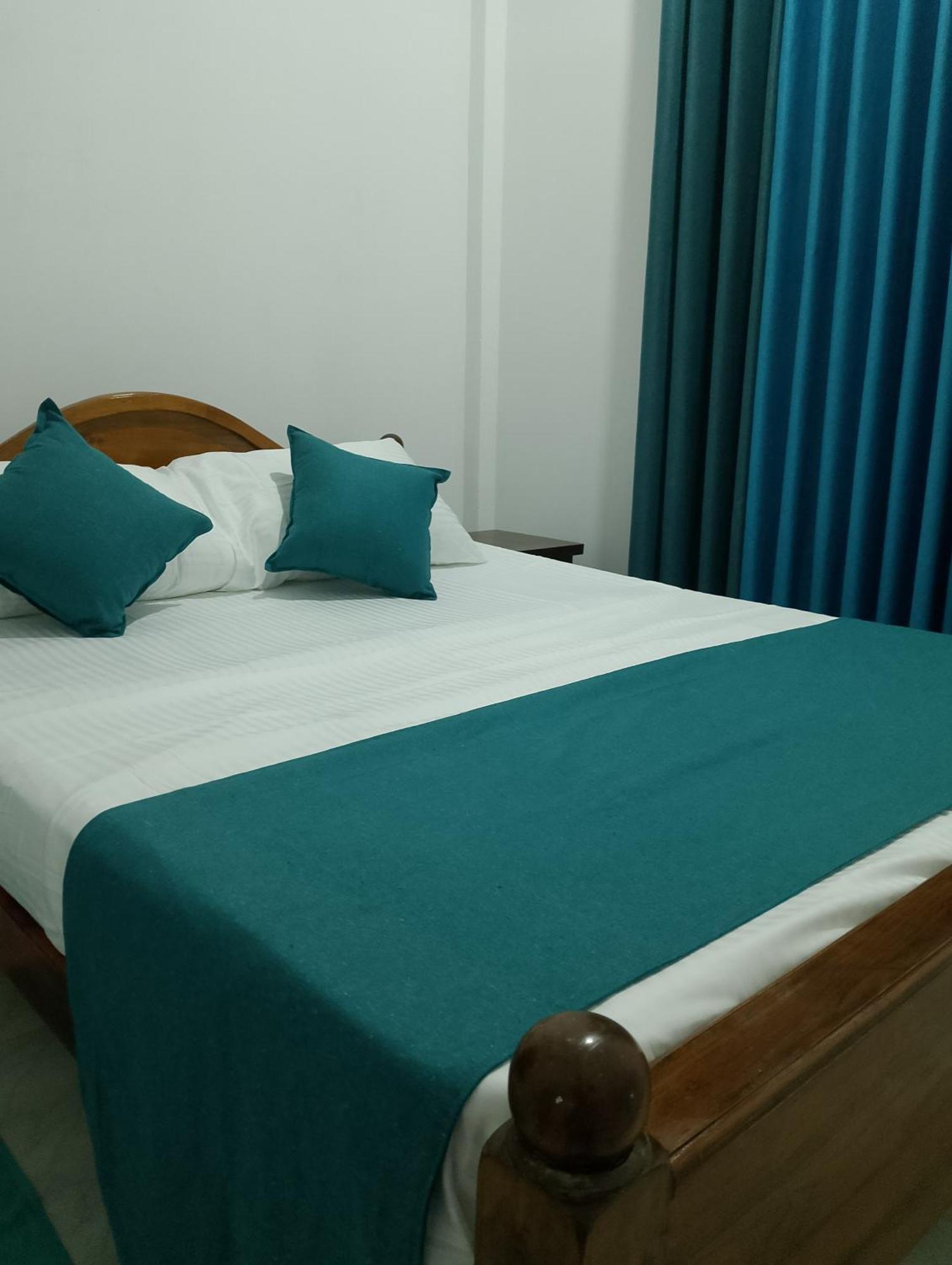 Star Beach Villa Тангалла Экстерьер фото