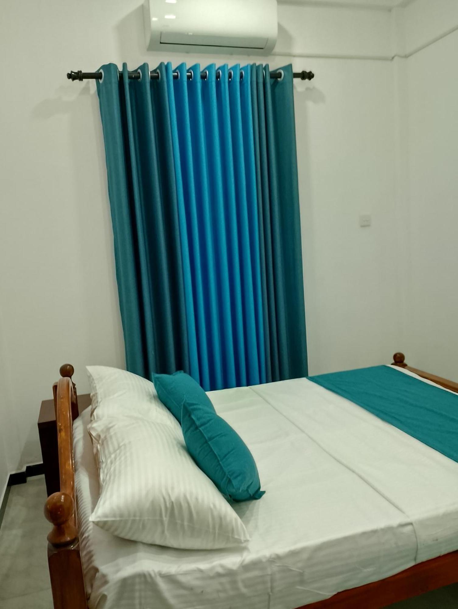 Star Beach Villa Тангалла Экстерьер фото